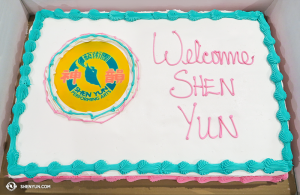 En in Rhode Island verwelkomden de aardige mensen uit Providence Shen Yun Touring Company voor twee zaterdagvoorstellingen. (foto door danseres Helen Li)
