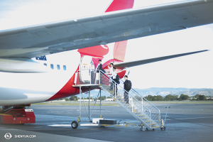 In Down Under reisde Shen Yun World Company van Australië naar Nieuw Zeeland (Oost-Australië, maak je geen zorgen, ze komen terug). Ze zijn met het vliegtuig... (foto door danseres Lily Wang)
