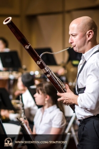 Fagottist Jan Urbanowicz bereidt zich voor in Yuanlin Performance Hall,Changhua County in Taiwan.