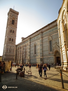 Weer aan het werk. Nadat we Venetië hebben bezocht, treden we op in het Teatro Verdi in Florence en nemen een moment om het omliggende gebied te verkennen terwijl we in de stad zijn. (Foto door Tony Zhao)