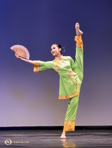 Anna Huang’s waaierdans <em>Herfstbries</em>.
