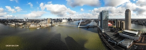 Uitzicht op Rotterdam op een zonnige dag. (Foto door Andrew Fung)