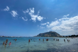 Shen Yun New York Company verlaat binnenkort Europa en keert terug naar de V.S., maar niet voordat ze van een geïmproviseerd mediterraans uitje in Palermo, Sicilië, hebben genoten.