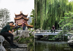 Ze genieten van het weelderige groen en het op de Ming-dynastie geïnspireerde ontwerp.