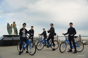 Een fietstocht langs de promenade van Virginia Beach biedt nog meer bezienswaardigheden... 